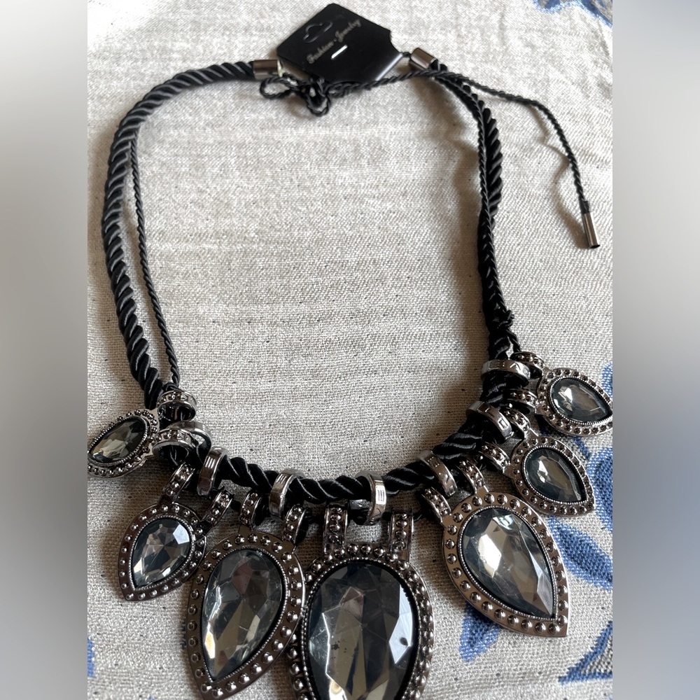 Black Fashion necklace!